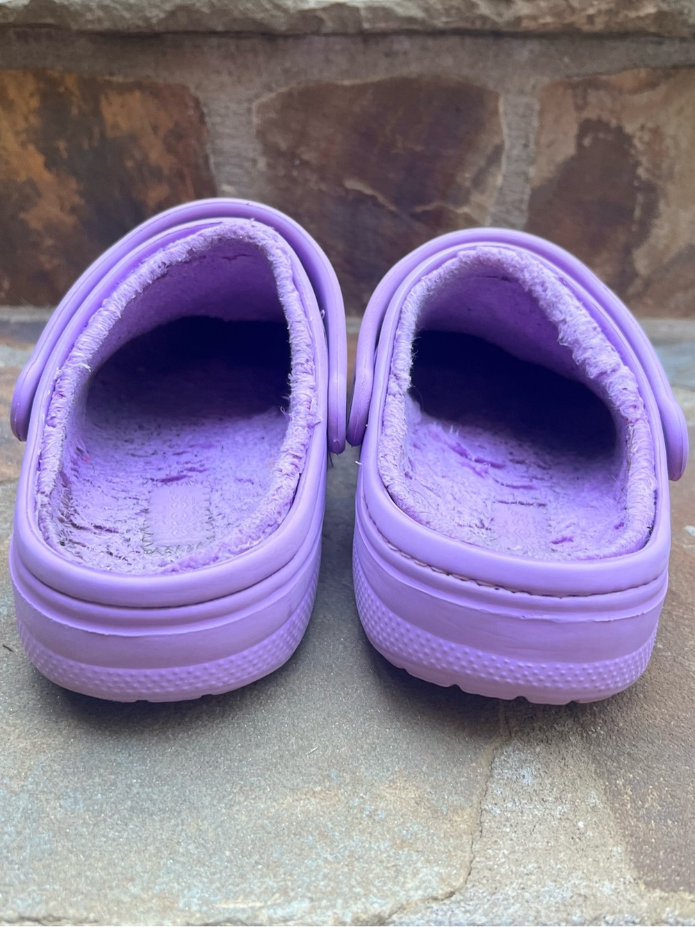 CROCS Women’s Size 7 Kids Fuzz-Lined Clog in Lavender Purple - Picture 3 of 6